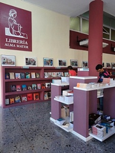 Interior-de-la-Libreria-Alma-Mater